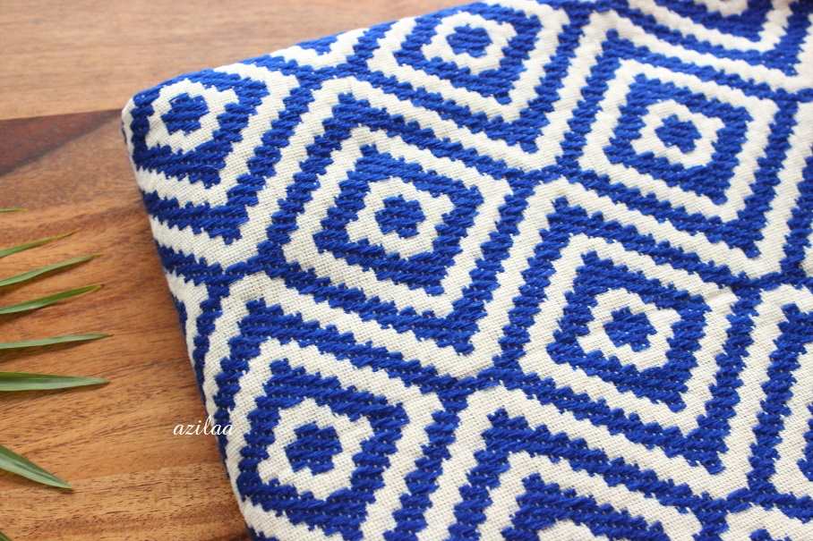 Handloom Blue white woven throw blanket at ?2450