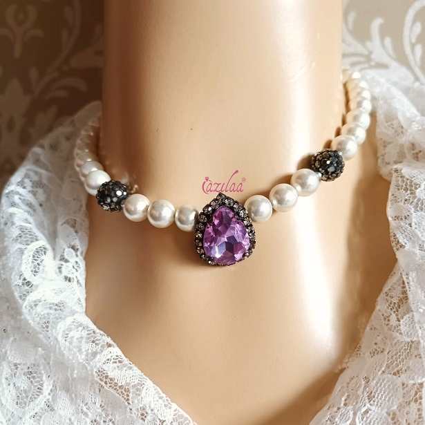 https://dpyp86bbt6lo4.cloudfront.net/pics/Light-purple-crystal-pendant-choker-pearl-necklace-earrings-43063_1_full.jpg