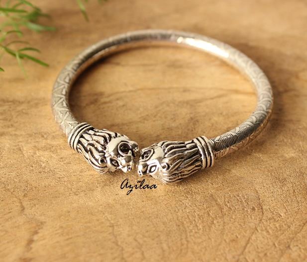Youbella Stylish Latest Design Jewellery Silver Plated Charm Bracelet For  Women Silver Ybbn91651 | Ybbn91651